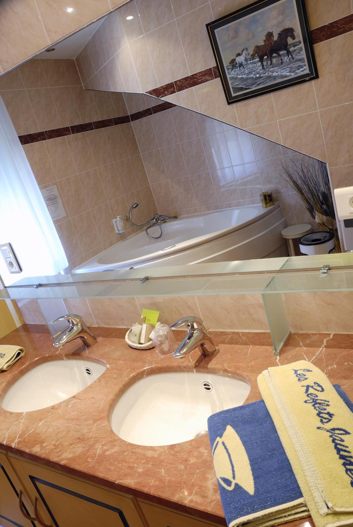 Les Reflets Jaunes Givet Room photo