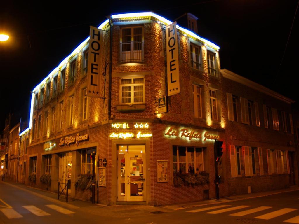 Les Reflets Jaunes Givet Exterior photo